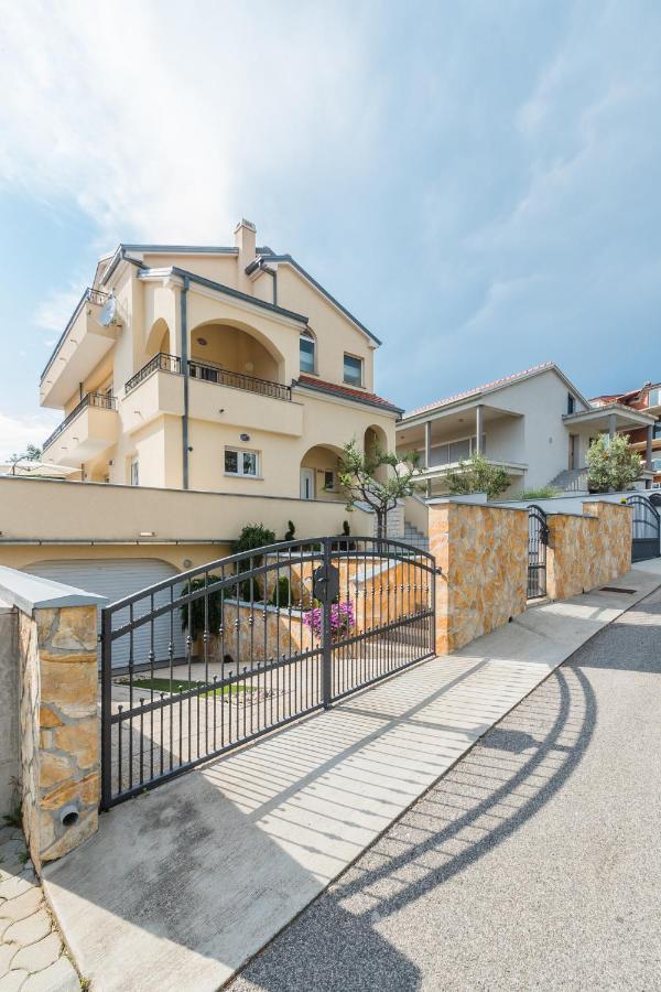 Apartment Carpe Diem Crikvenica Buitenkant foto